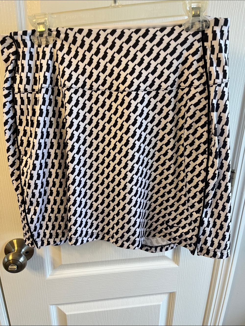 Nike Dri-Fit Black White Geometric Running Skirt Medium Zipper Pocket